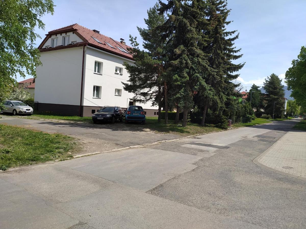 Liptovský Mikuláš Apartman Fillomena מראה חיצוני תמונה